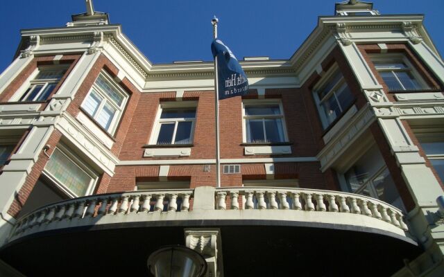 Hotel Piet Hein вид на фасад