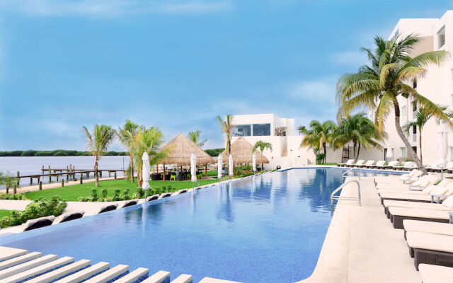 Real Inn Cancún 1