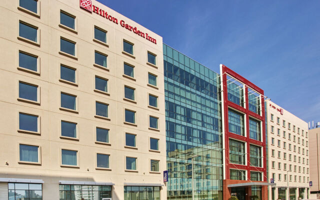 Отель Hilton Garden Inn Dubai Mall Of The Emirates