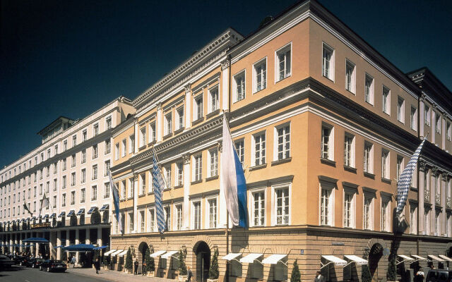 Hotel Bayerischer Hof экстерьер