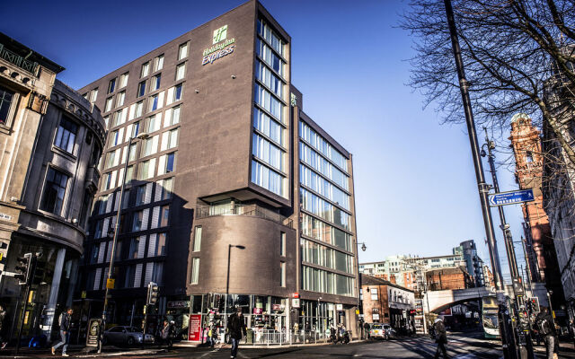 Отель Holiday Inn Express Manchester CC - Oxford Road популярное изображение