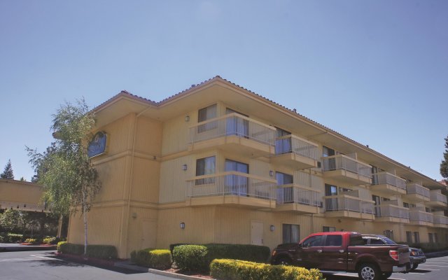 La Quinta Inn & Suites Oakland - Hayward 0