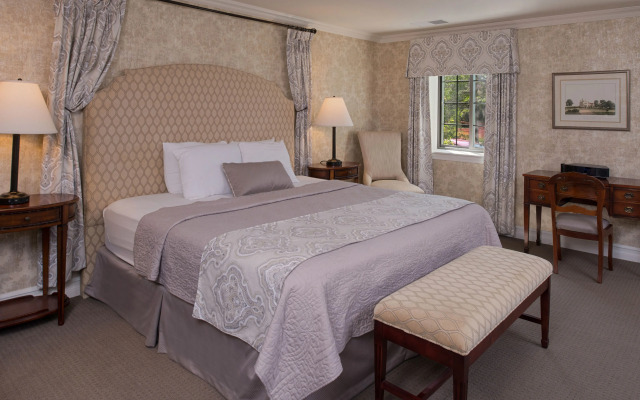 Red Coach Inn