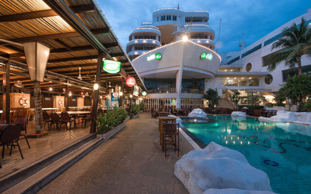 A-One The Royal Cruise Hotel Pattaya 1