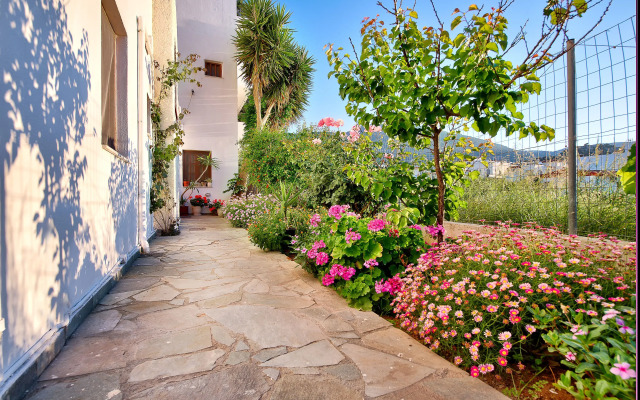 Kostas Apartments