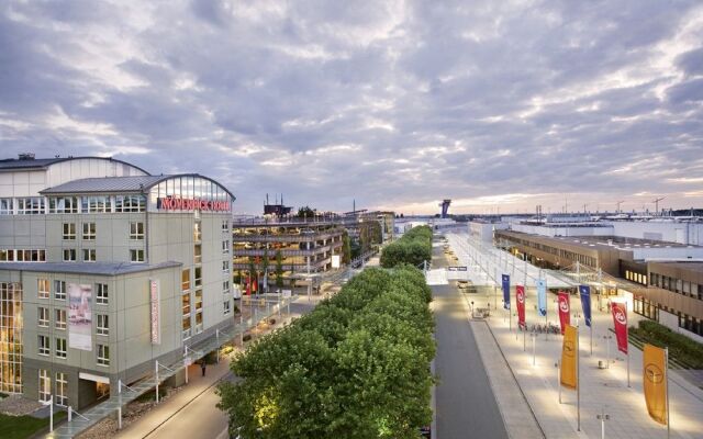 Moevenpick Hotel Nuernberg Airport вид на фасад