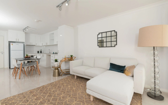 Lakeview Suite 15