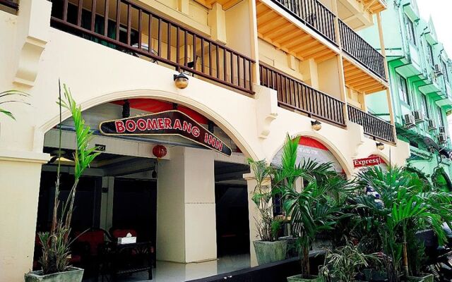 Отель Boomerang Inn вид на фасад
