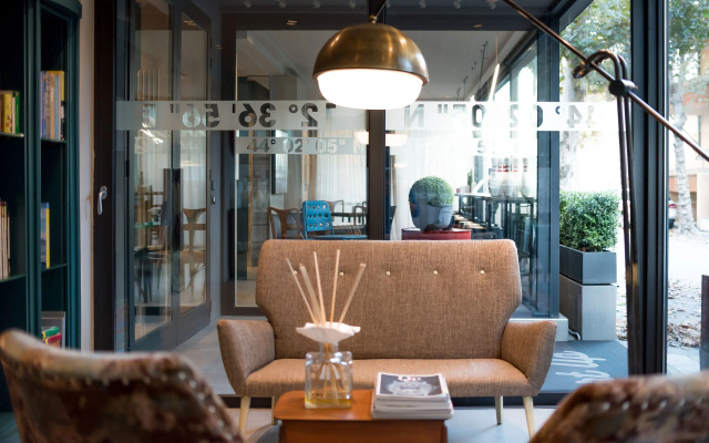 Up Hotel