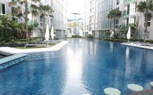 City Center Residence by Pattaya 0