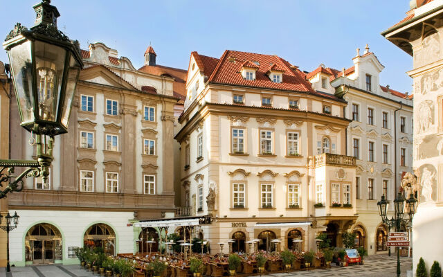 U Prince Hotel популярное изображение