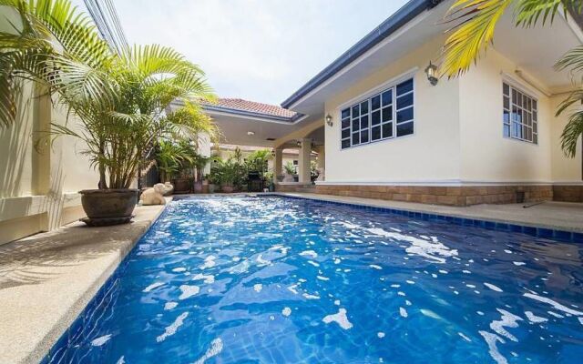 Baan Chokdee 5 Bed Private Pool 1