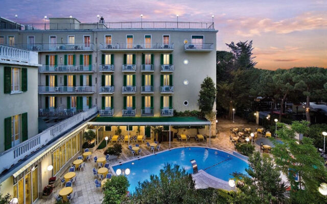 Hotel Vienna Touring популярное изображение