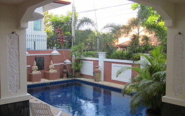 Baan Kanittha - 5 Bedrooms Pool Villa 2