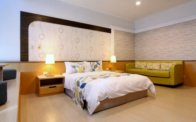 85 Sky Hostel