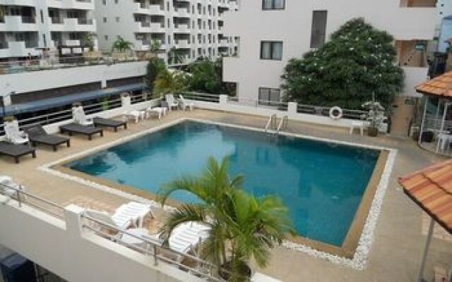 Jomtien Good Luck Apartment 0