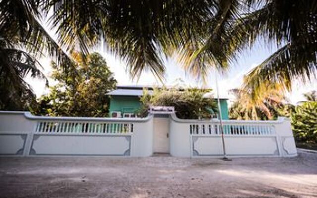 Huvadhoo Inn 0