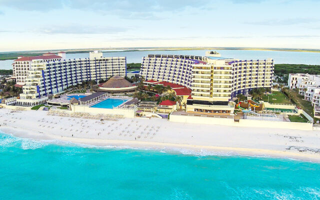 Отель Crown Paradise Club Cancun - Все включено пляж