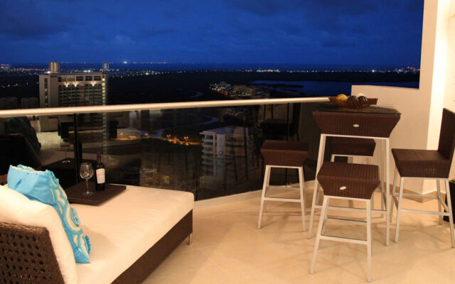 Suites Malecon Cancun 1