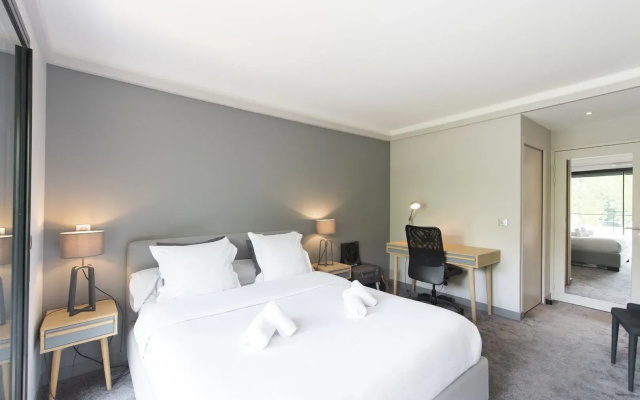Grand Design on Ile Saint Germain