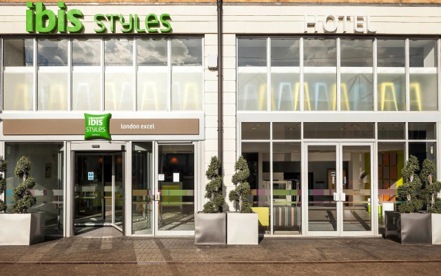 Отель ibis Styles London Excel вид на фасад