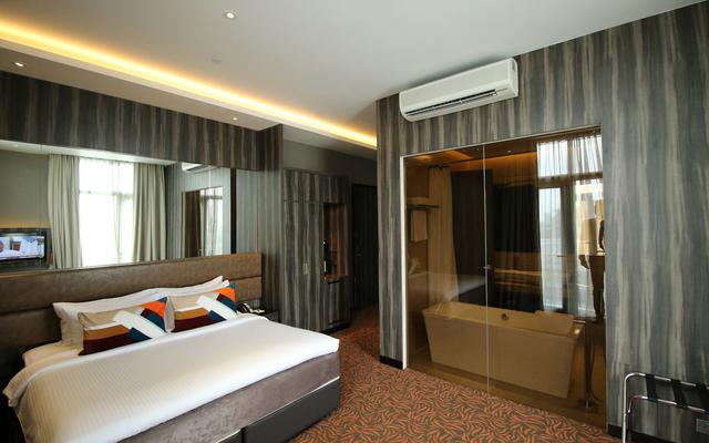 Aqueen Hotel Paya Lebar 1