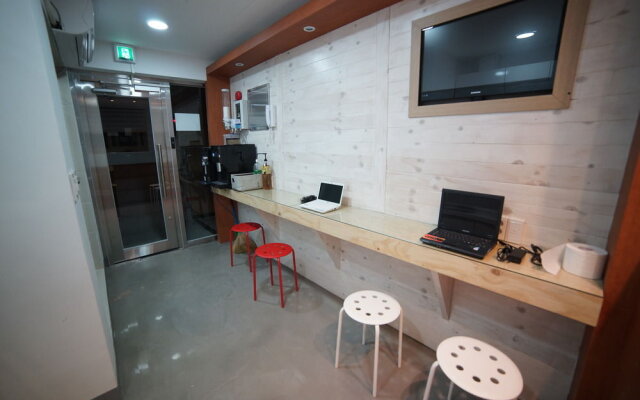 Cozybox Guesthouse 1