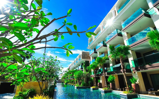 Отель Phuket Graceland Resort And Spa терраса/патио