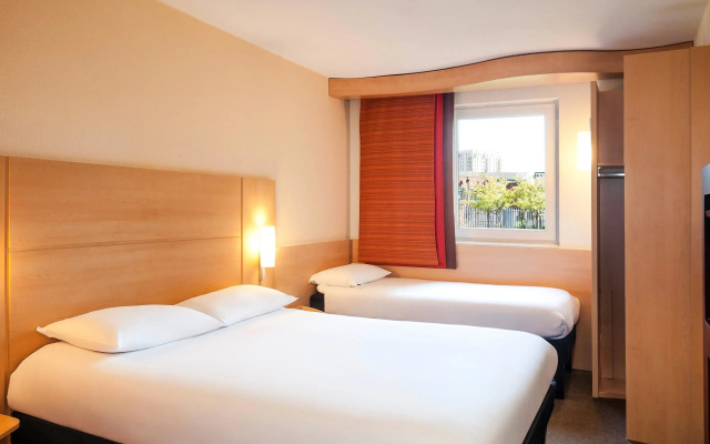 Отель ibis Milano Centro