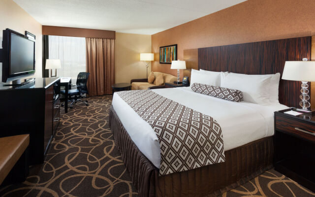 Crowne Plaza Newark Airport 0