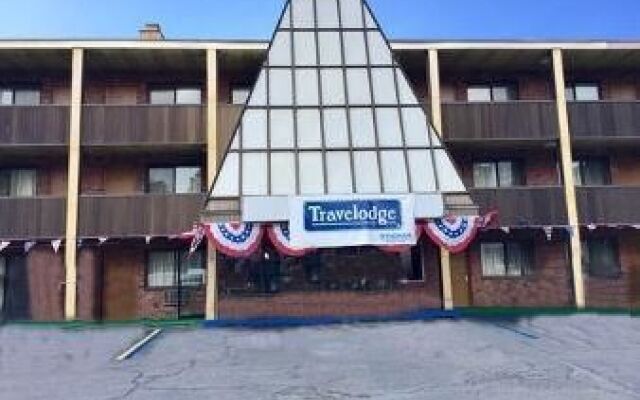 Travelodge by Wyndham Manhasset 0