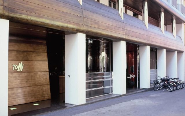 DuoMo hotel вид на улицу