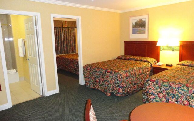 Redondo Inn and Suites 0