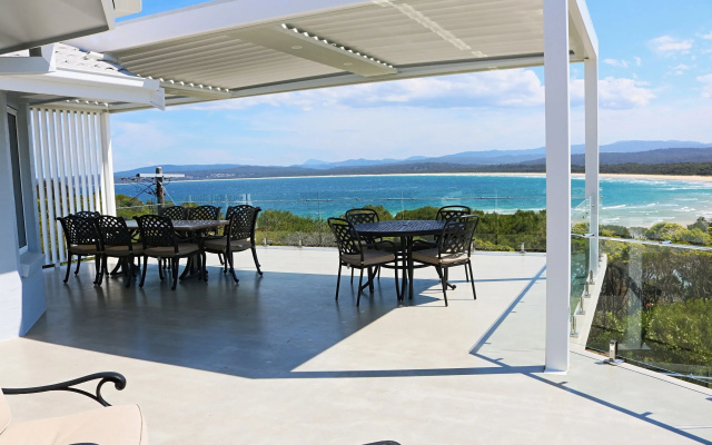 Bar Beach House