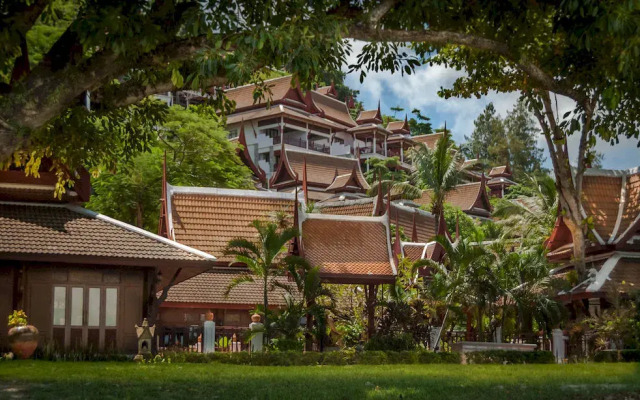 Отель Thavorn Beach Village Resort & Spa Phuket экстерьер