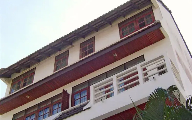 Отель Sunset Mansion вид на фасад