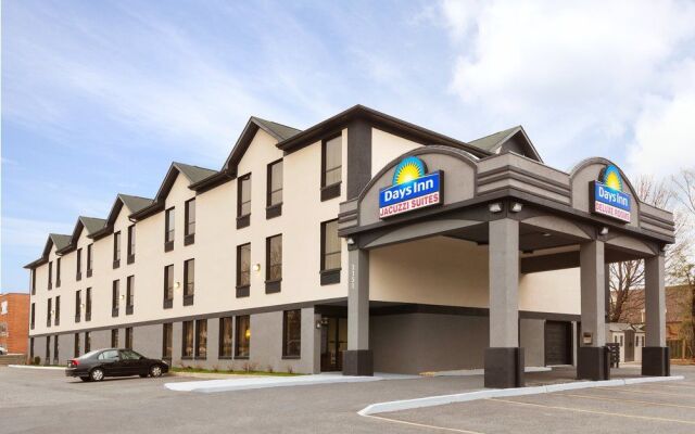 Days Inn by Wyndham Toronto East Lakeview 0