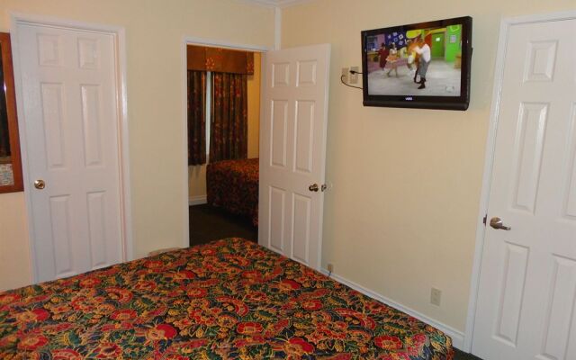 Redondo Inn and Suites 2