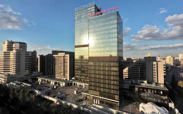 Гостиница Crowne Plaza Moscow World Trade Centre экстерьер
