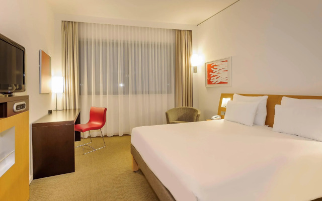 Отель Novotel Muenchen Airport Фрайзинг комната для гостей