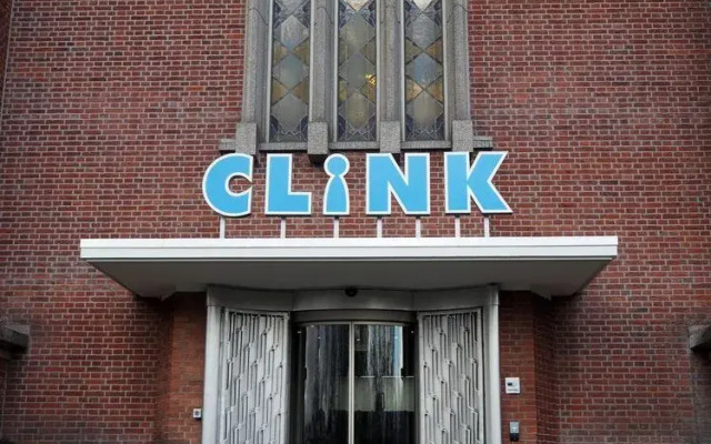 ClinkNOORD - Hostel Амстердам вход в здание