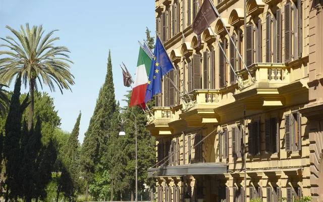 Отель Sofitel Rome Villa Borghese вид на фасад