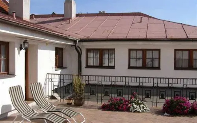 Little Quarter Hostel вид на фасад