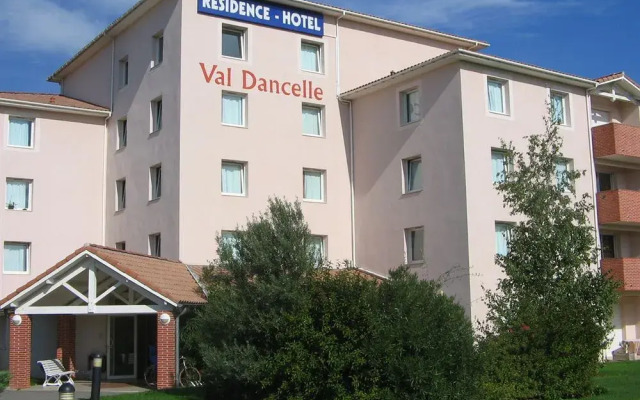 Отель Nemea Apparthotel Val Dancelle Франция, Сен-Жан - отзывы, цены и фото номеров - забронировать отель Nemea Apparthotel Val Dancelle онлайн вид на фасад