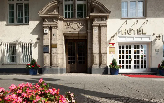 Hotel Brandies Berlin вход в здание