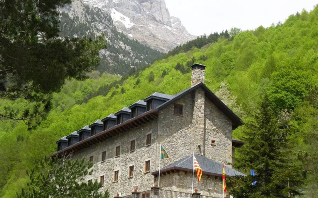 Отель Parador De Bielsa Huesca популярное изображение