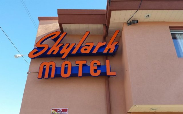 Skylark Motel 0