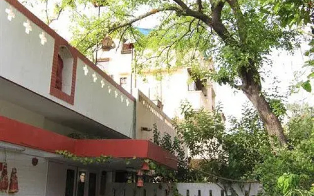 Отель Bnb New Delhi вид на фасад