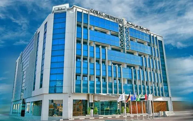 Coral Oriental Dubai Hotel вид на фасад