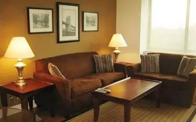 Отель Avenue Suites комната для гостей